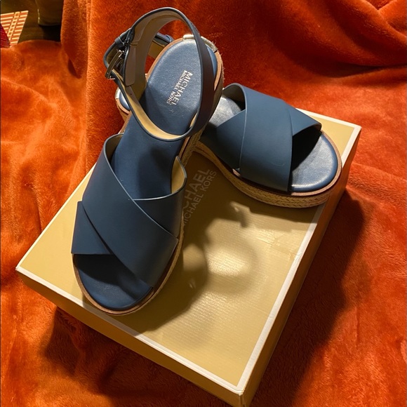 Michael Kors Abbot Blue - Picture 3 of 6